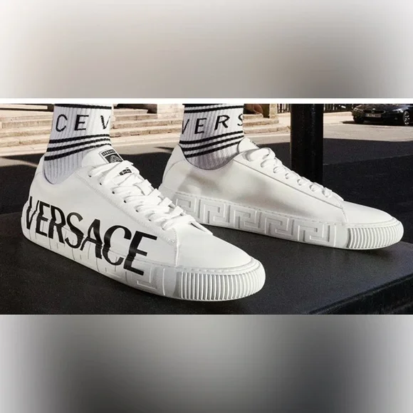 スニーカー VERSACE 'Greca' sneakers White/Black Studded Greca Sneakers Black,White | VERSACE US